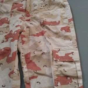 Wild Fable camo cargo pants with tapered leg, size 6 pants, women's casual pants